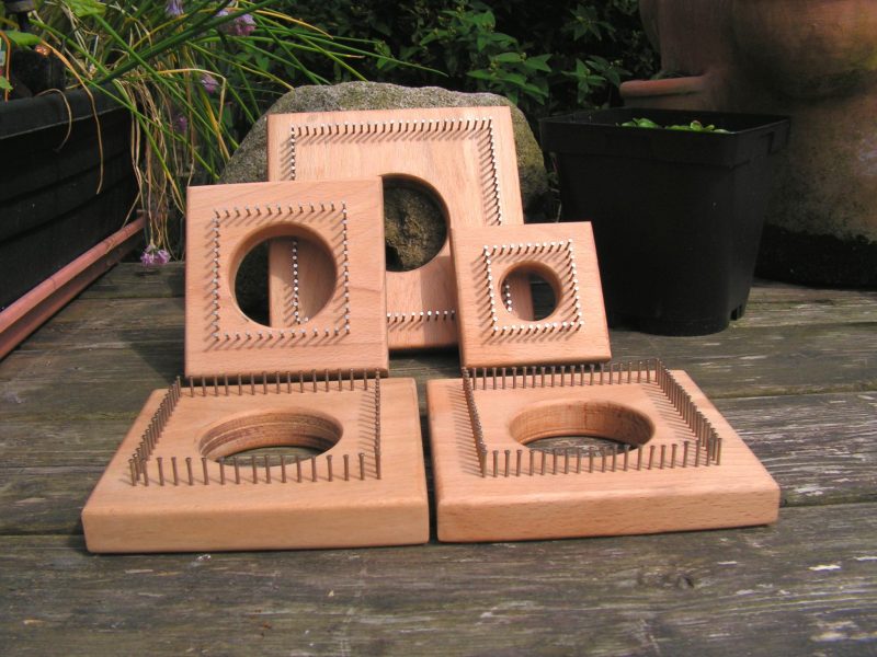 3" fine set pin loom Dales Looms